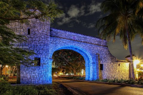 Condominio en alquiler en Coral Gables, Florida, 3 dormitorios, 108.7 m2 № 2080826 - foto 22