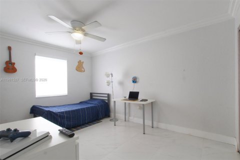 Condominio en alquiler en Coral Gables, Florida, 3 dormitorios, 108.7 m2 № 2080826 - foto 17