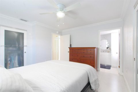 Condominio en alquiler en Coral Gables, Florida, 3 dormitorios, 108.7 m2 № 2080826 - foto 10