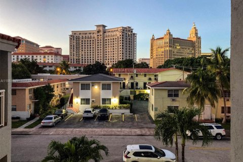 Condominio en alquiler en Coral Gables, Florida, 3 dormitorios, 108.7 m2 № 2080826 - foto 21