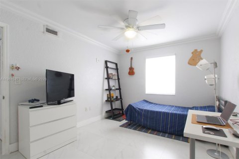 Condominio en alquiler en Coral Gables, Florida, 3 dormitorios, 108.7 m2 № 2080826 - foto 15