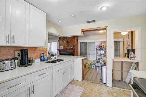 House in Bradenton, Florida 3 bedrooms, 139.54 sq.m. № 1733121 - photo 6