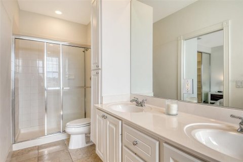 Townhouse in Sarasota, Florida 3 bedrooms, 155.33 sq.m. № 1912677 - photo 18