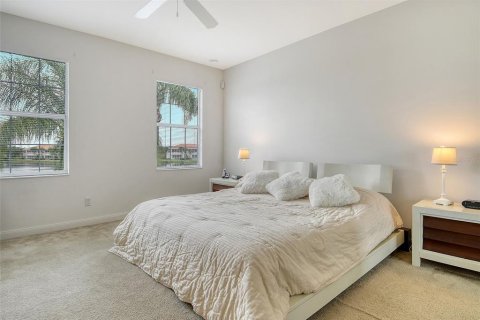 Townhouse in Sarasota, Florida 3 bedrooms, 155.33 sq.m. № 1912677 - photo 13