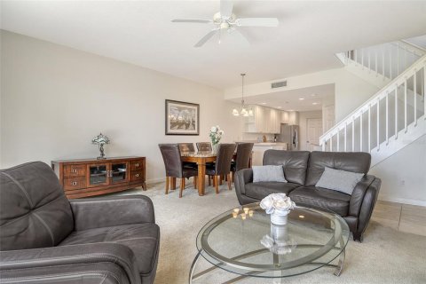Townhouse in Sarasota, Florida 3 bedrooms, 155.33 sq.m. № 1912677 - photo 6