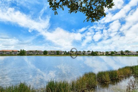 Townhouse in Sarasota, Florida 3 bedrooms, 155.33 sq.m. № 1912677 - photo 30