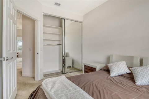 Townhouse in Sarasota, Florida 3 bedrooms, 155.33 sq.m. № 1912677 - photo 23