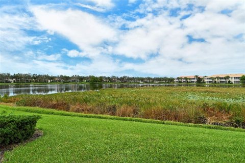 Townhouse in Sarasota, Florida 3 bedrooms, 155.33 sq.m. № 1912677 - photo 28