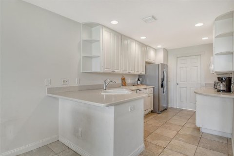 Townhouse in Sarasota, Florida 3 bedrooms, 155.33 sq.m. № 1912677 - photo 9