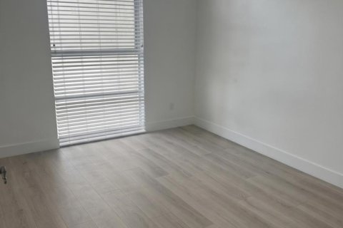 Condo in Hallandale Beach, Florida, 2 bedrooms № 2191844 - photo 17