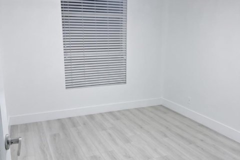 Condo in Hallandale Beach, Florida, 2 bedrooms № 2191844 - photo 19