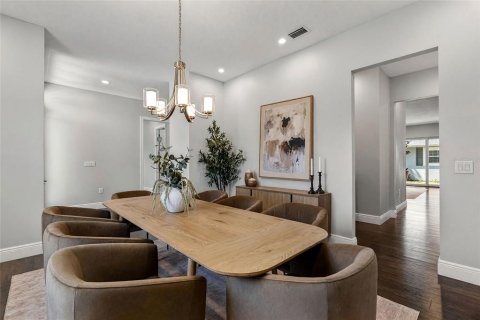House in Tampa, Florida 5 bedrooms, 512.63 sq.m. № 2359376 - photo 21