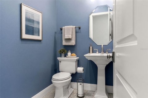 House in Tampa, Florida 5 bedrooms, 512.63 sq.m. № 2359376 - photo 25