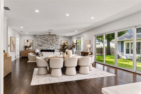 House in Tampa, Florida 5 bedrooms, 512.63 sq.m. № 2359376 - photo 10