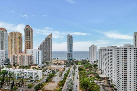 Condo in Sunny Isles Beach, Florida, 2 bedrooms  № 1756516 - photo 1