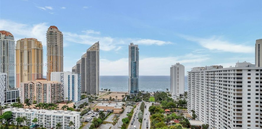 Condo in Sunny Isles Beach, Florida, 2 bedrooms № 1756516