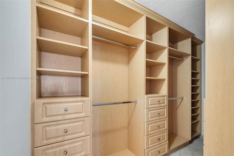 Condo in Sunny Isles Beach, Florida, 2 bedrooms  № 1756516 - photo 9
