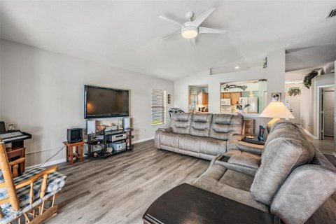 House in Riverview, Florida 3 bedrooms, 174.28 sq.m. № 1340482 - photo 15