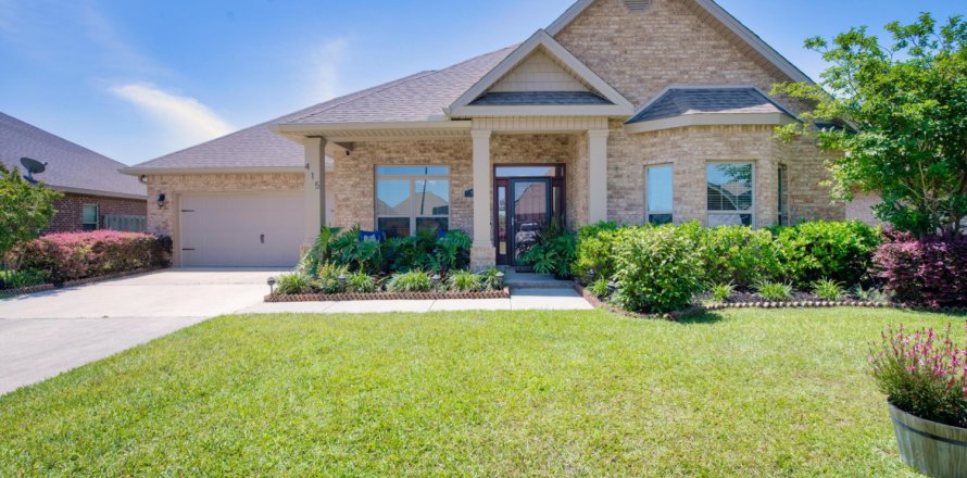 House in Crestview, Florida 5 bedrooms, 291.16 sq.m. № 560893