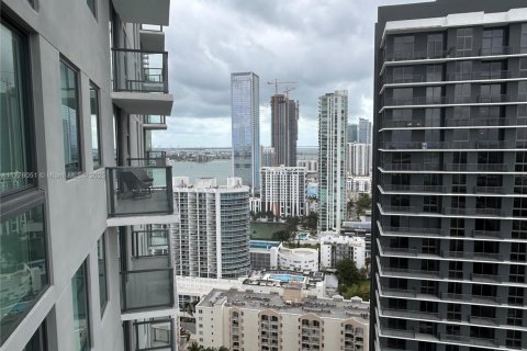Condo in Miami, Florida, 2 bedrooms  № 1701117 - photo 9