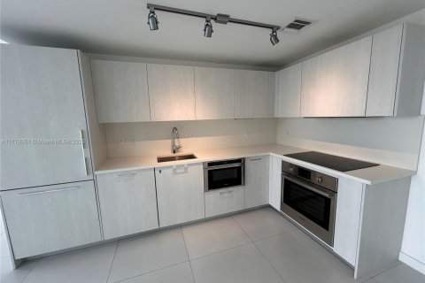 Condo in Miami, Florida, 2 bedrooms  № 1701117 - photo 24