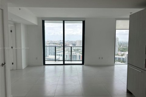 Condo in Miami, Florida, 2 bedrooms  № 1701117 - photo 10
