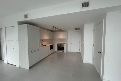 Condo in Miami, Florida, 2 bedrooms  № 1701117 - photo 26