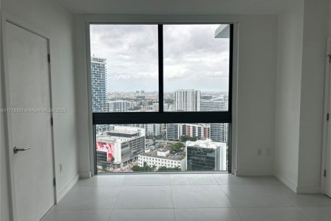 Condo in Miami, Florida, 2 bedrooms  № 1701117 - photo 30
