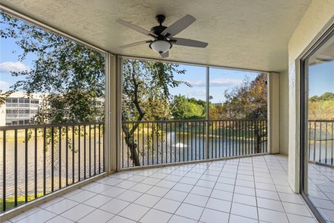 Copropriété à vendre à Tamarac, Floride: 2 chambres, 139.35 m2 № 2010420 - photo 28