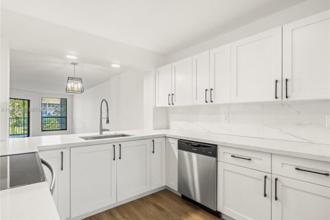 Copropriété à vendre à Tamarac, Floride: 2 chambres, 139.35 m2 № 2010420 - photo 11