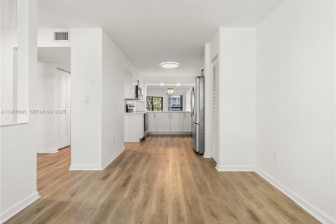 Copropriété à vendre à Tamarac, Floride: 2 chambres, 139.35 m2 № 2010420 - photo 13