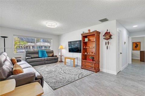 Condo in Boynton Beach, Florida, 2 bedrooms  № 2017868 - photo 2