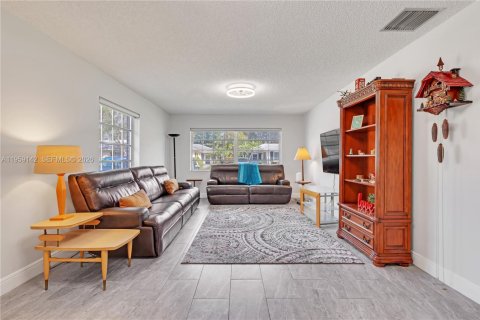 Condo in Boynton Beach, Florida, 2 bedrooms  № 2017868 - photo 3