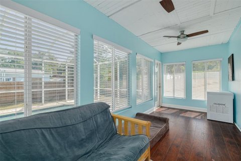 House in Palm Harbor, Florida 4 bedrooms, 188.78 sq.m. № 1674037 - photo 14