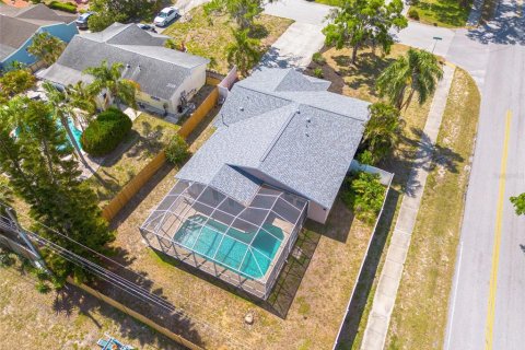 House in Palm Harbor, Florida 4 bedrooms, 188.78 sq.m. № 1674037 - photo 25