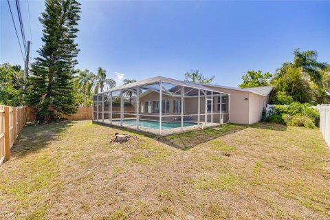 House in Palm Harbor, Florida 4 bedrooms, 188.78 sq.m. № 1674037 - photo 24