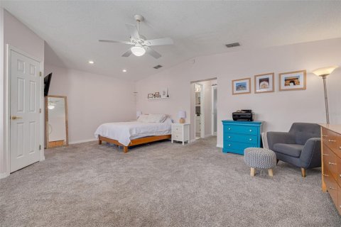 House in Palm Harbor, Florida 4 bedrooms, 188.78 sq.m. № 1674037 - photo 15