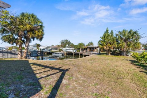 House in Hudson, Florida 2 bedrooms, 121.79 sq.m. № 2105134 - photo 23