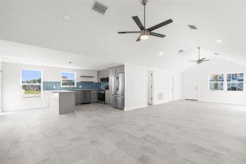 House in Hudson, Florida 2 bedrooms, 121.79 sq.m. № 2105134 - photo 9