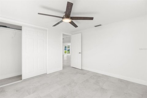 House in Hudson, Florida 2 bedrooms, 121.79 sq.m. № 2105134 - photo 16