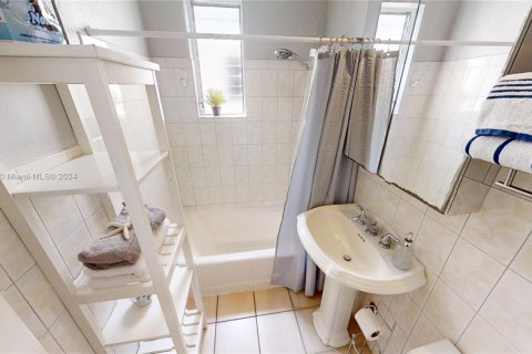 Купить кондоминиум в Майами-Бич, Флорида 46.45м2, № 1958501 - фото 10