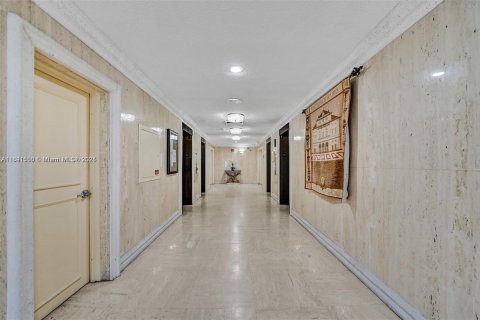Купить кондоминиум в Халландейл-Бич, Флорида 2 спальни, 130.06м2, № 1944761 - фото 13