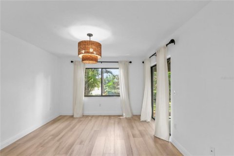 House in Sarasota, Florida 3 bedrooms, 180.42 sq.m. № 1884504 - photo 17