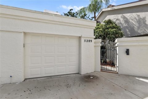 House in Sarasota, Florida 3 bedrooms, 180.42 sq.m. № 1884504 - photo 6