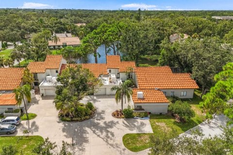 House in Sarasota, Florida 3 bedrooms, 180.42 sq.m. № 1884504 - photo 2