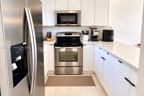 Copropriété à vendre à Miami, Floride: 2 chambres, 94.76 m2 № 2432260 - photo 2