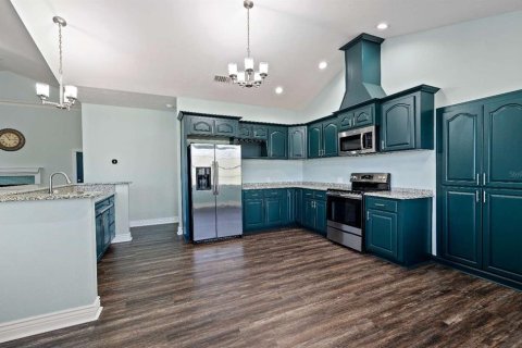 House in High Springs, Florida 3 bedrooms, 210.7 sq.m. № 2092153 - photo 14