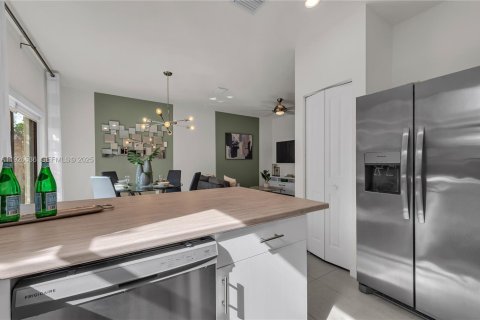 Adosado en venta en Homestead, Florida, 3 dormitorios, 137.77 m2 № 2079054 - foto 15