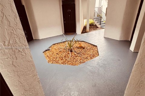Copropriété à louer à Oakland Park, Floride: 2 chambres, 82.68 m2 № 2154387 - photo 10