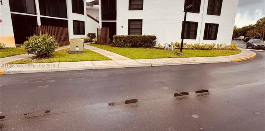 Condo à Oakland Park, Floride, 2 chambres  № 2154387